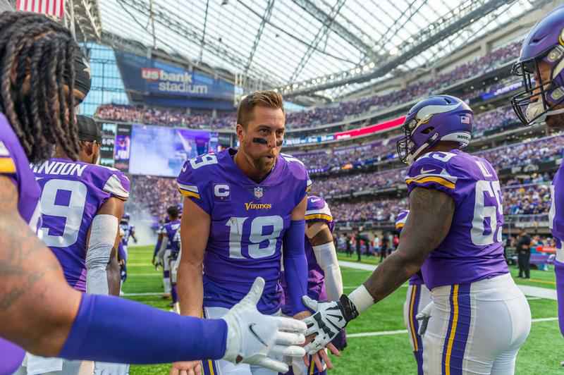 Cousins, Vikings cruise 30-17, end skid vs. Seahawks