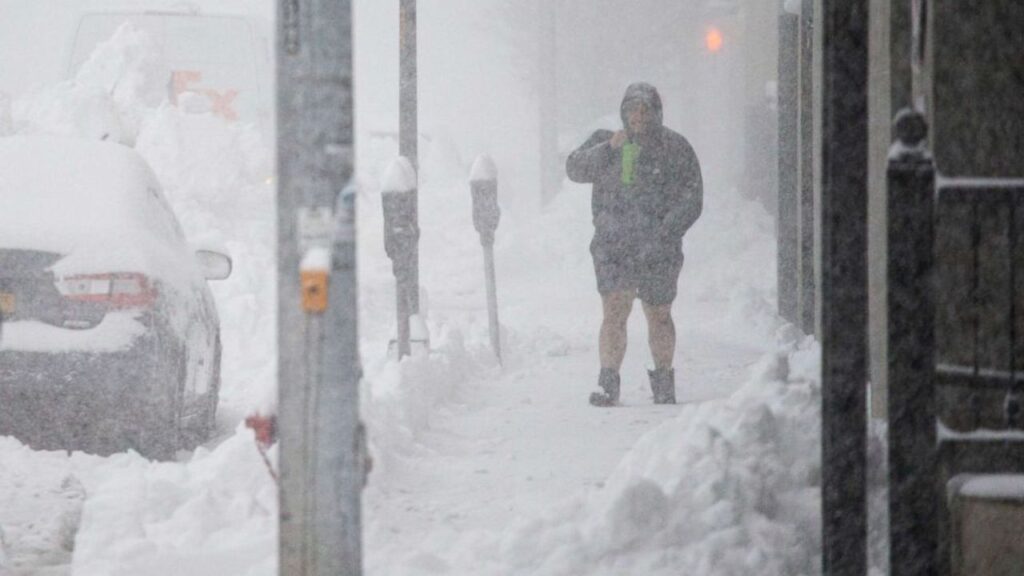 Lake-effect Snow Paralyzes Parts Of Western, Northern NY - ABC 6 News ...