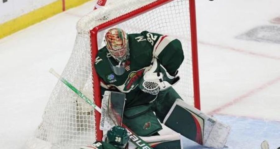Filip Gustavsson gets the call in goal for Wild in Game 1 against