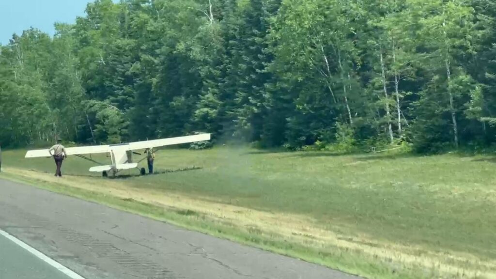 Plane makes an emergency landing on interstate south of Duluth - ABC 6 ...