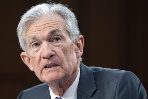 Powell says Trump's comments won't affect interest rate decisions by